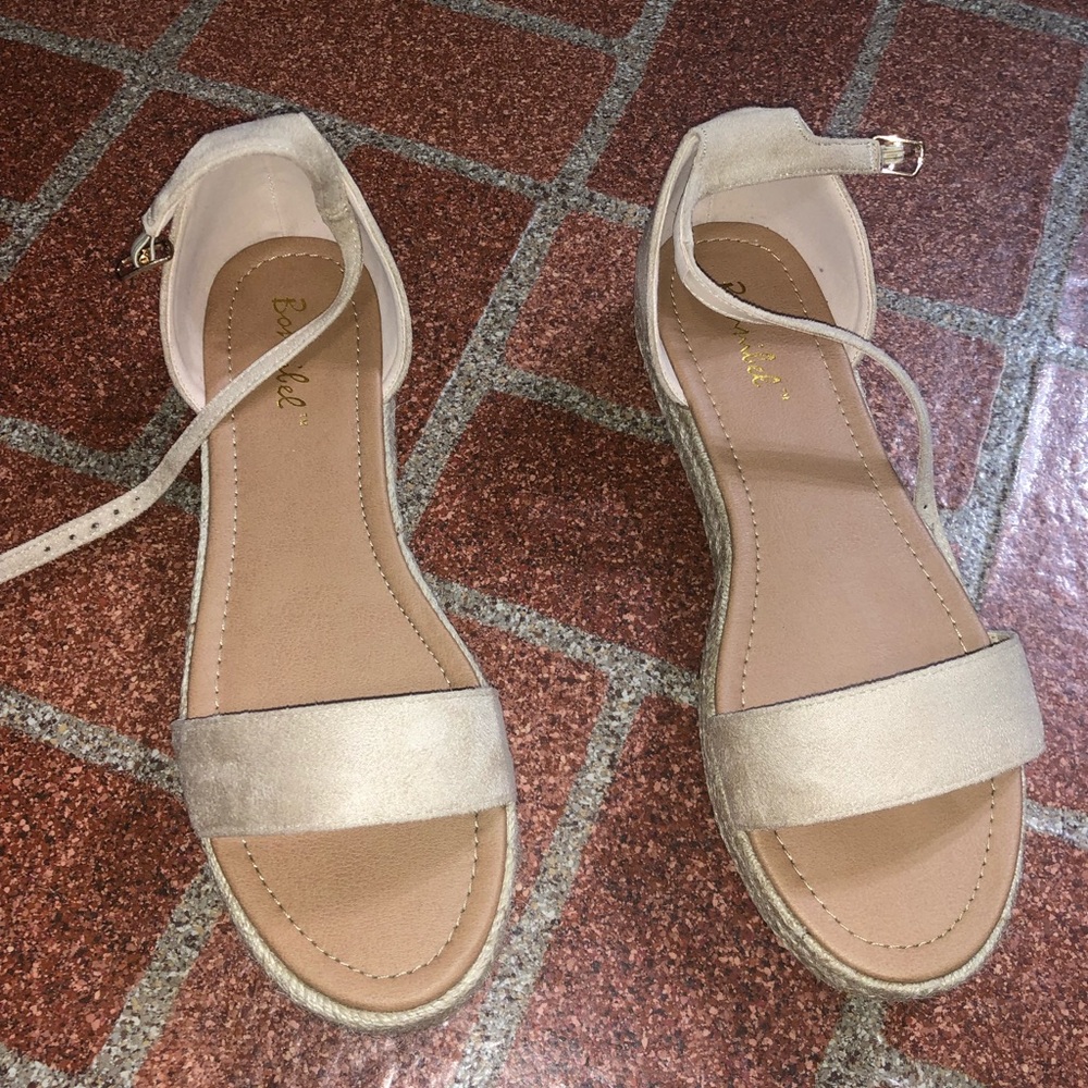 Nude Flatform Sandal